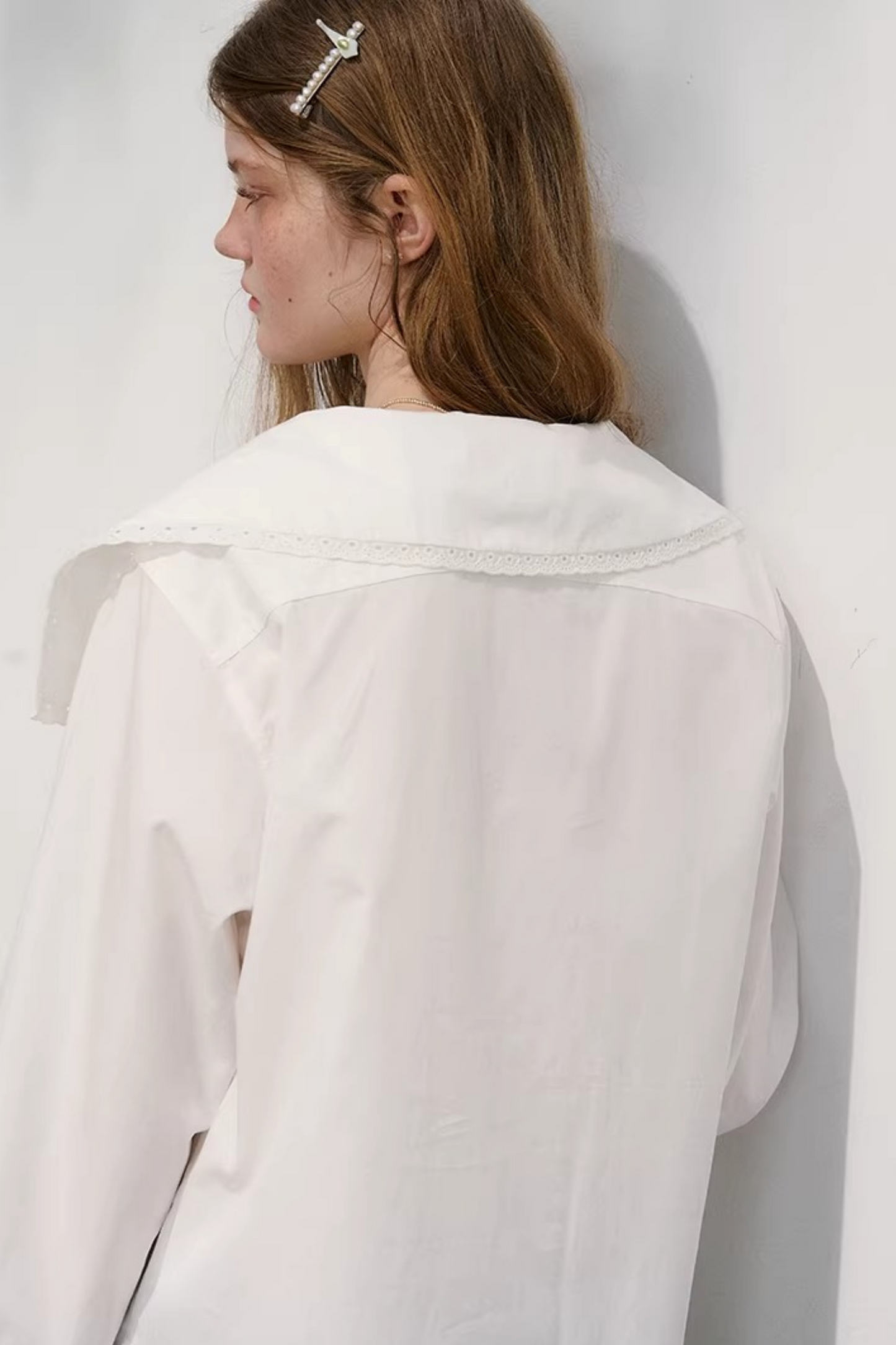 네이비 웨이브 레이스 블라우스