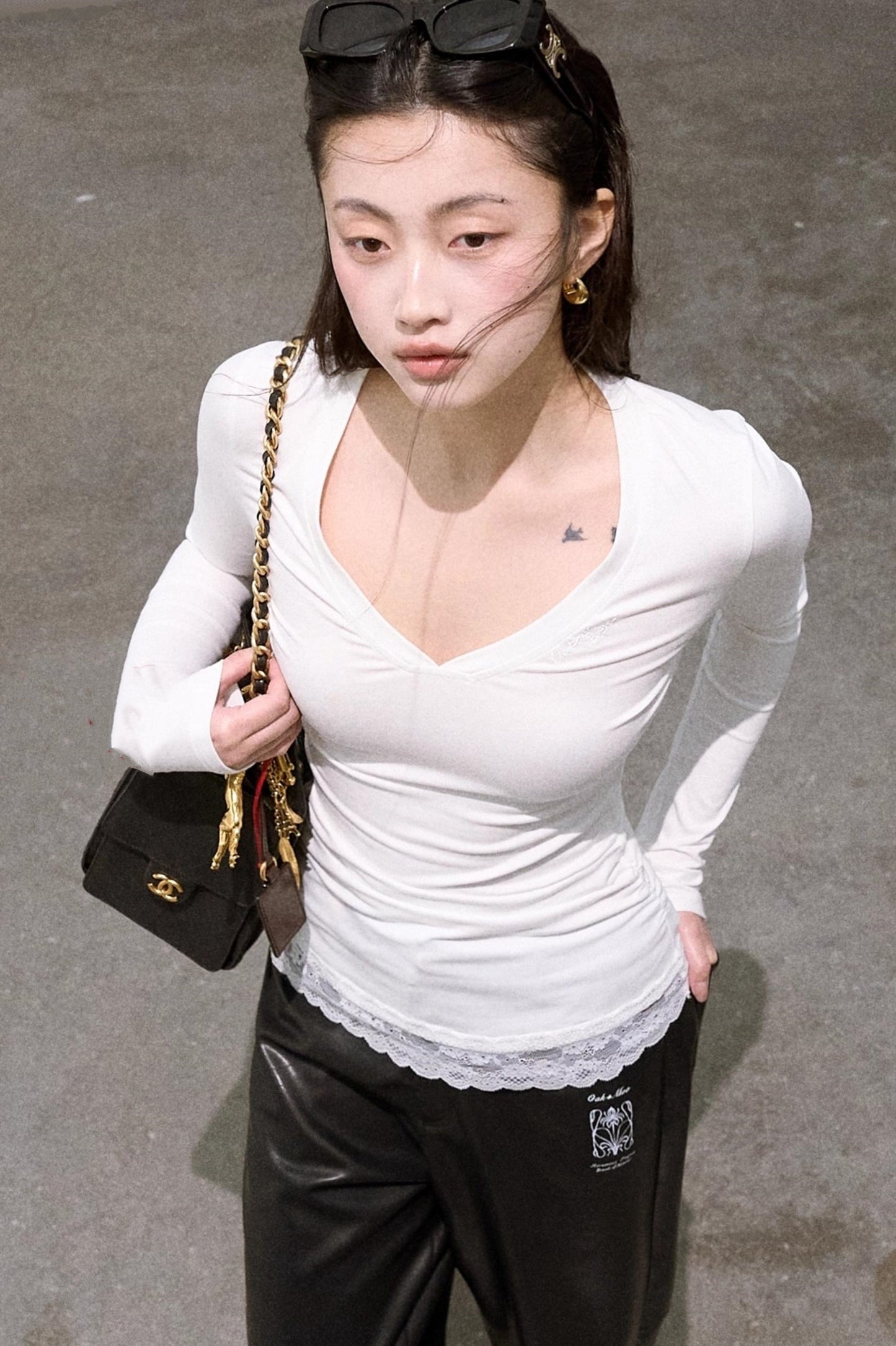 Lace V-Neck Slim Knit Top