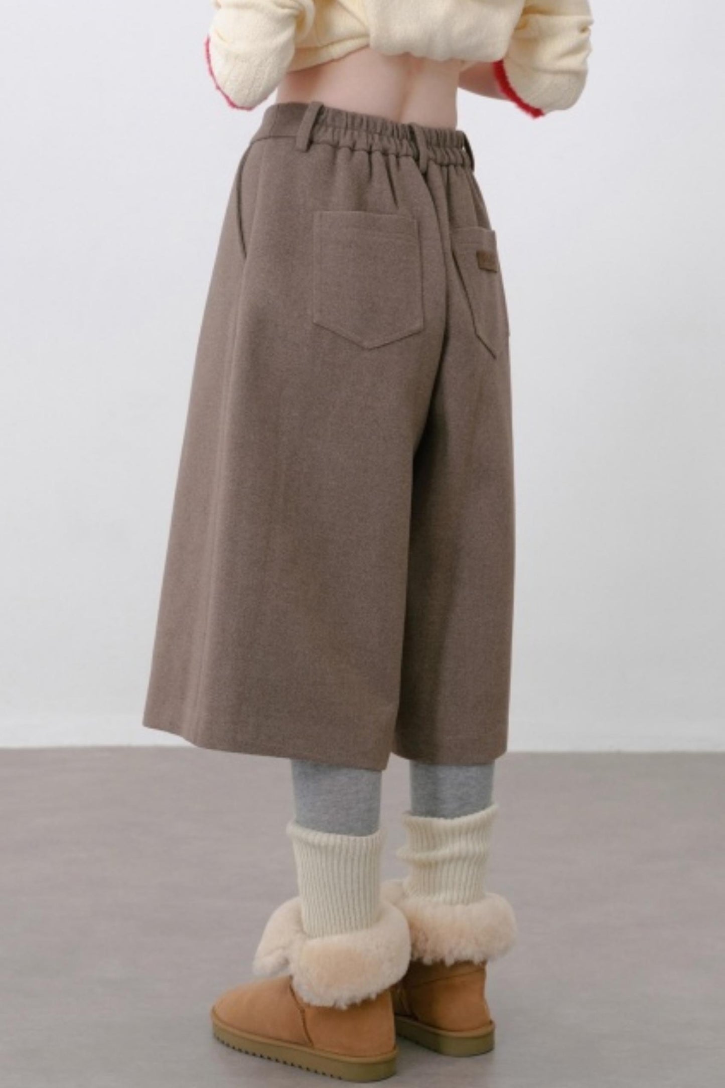 Woolen Pleated Cropped Pants