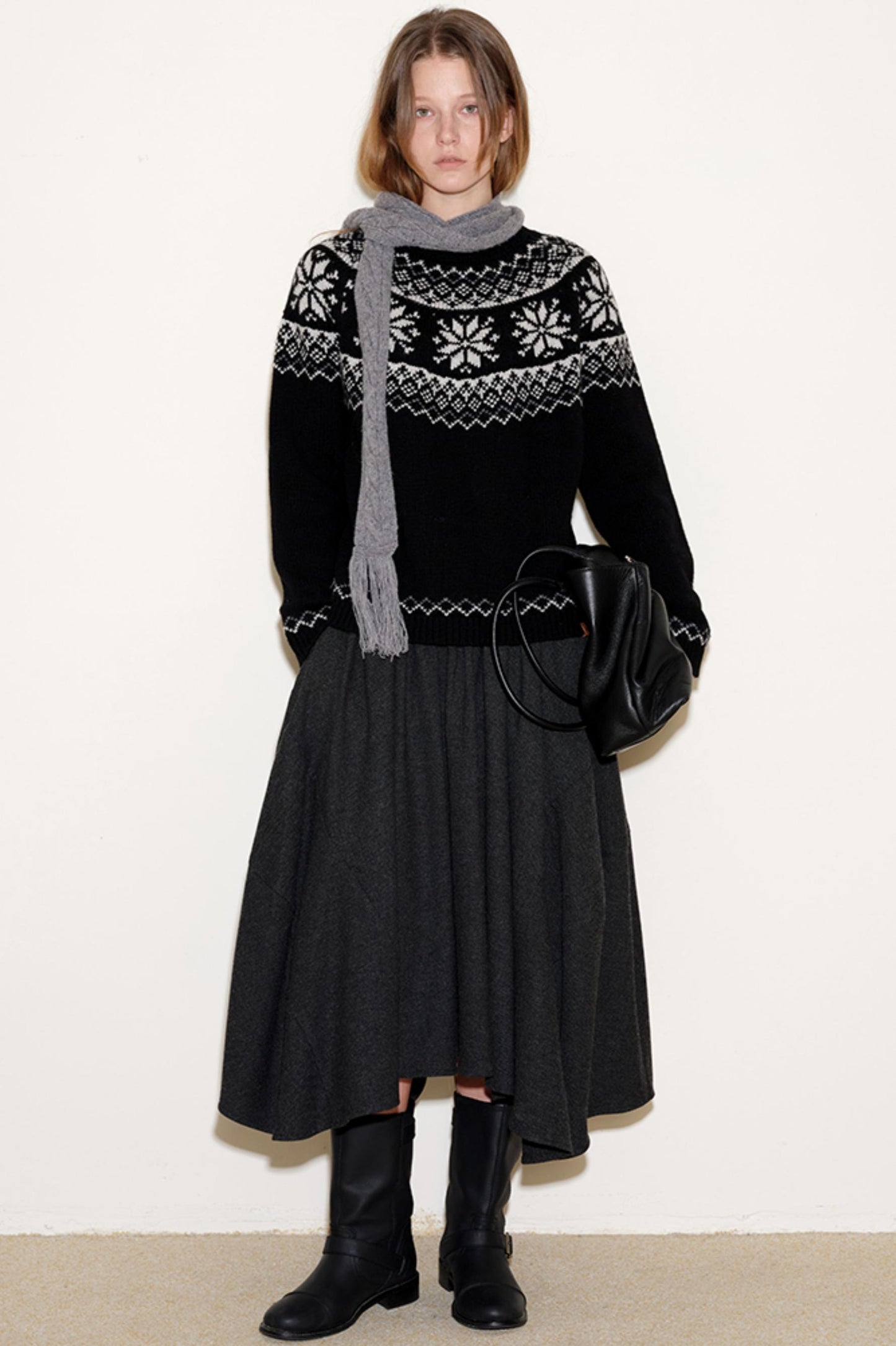 Volume Cut Elastic Waist Skirt