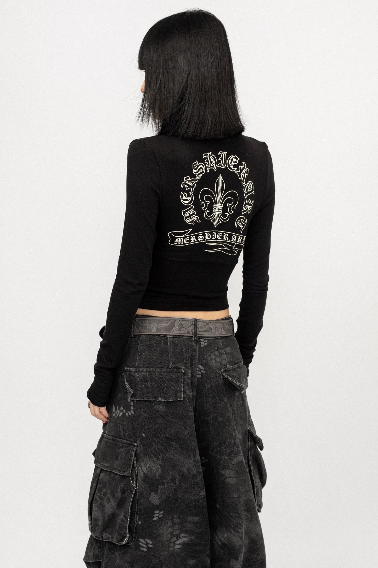 Black V-Neck Long-Sleeved Slim Top