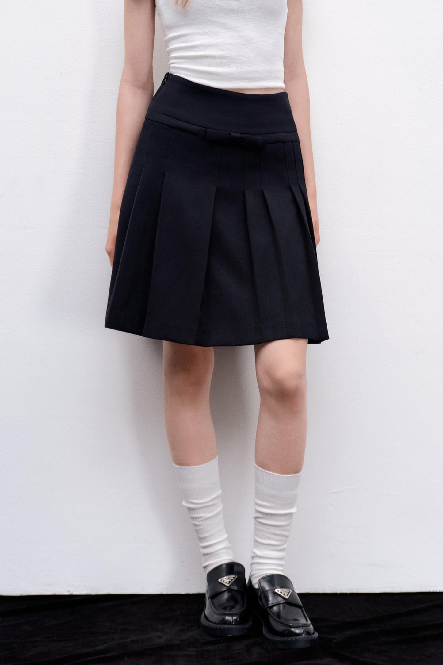 Irregular Pleated Short Skirt