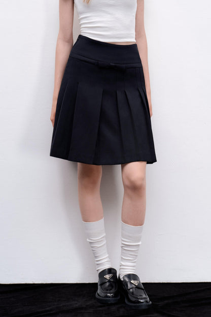 Irregular Pleated Short Skirt
