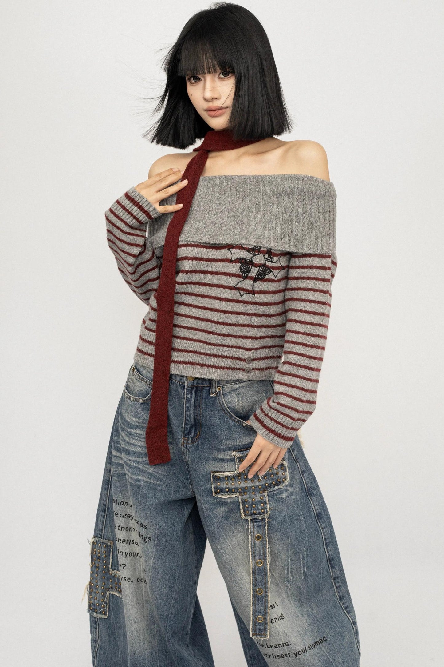 Light Sweet Asian One-Shoulder Knitted Sweater