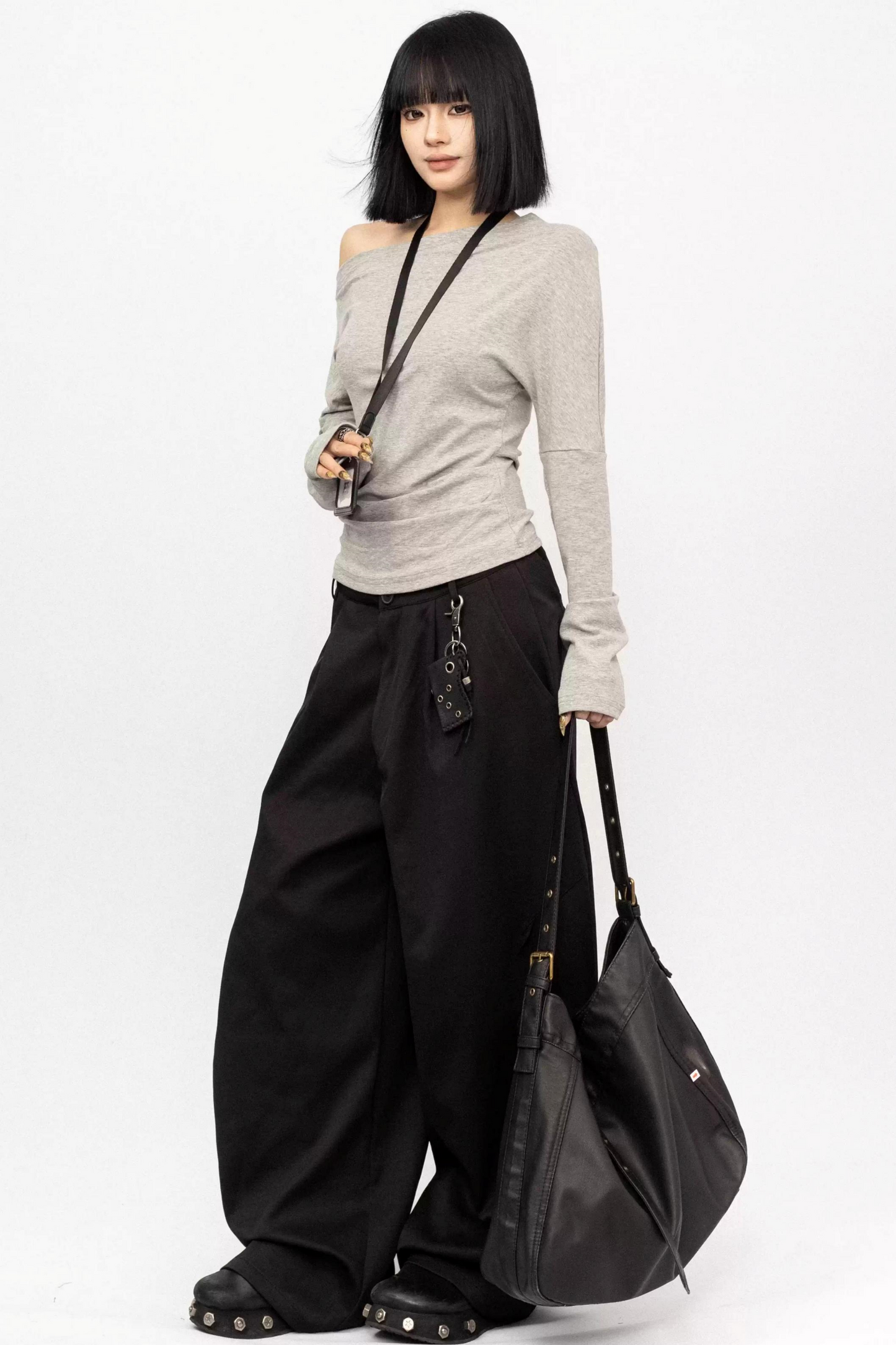 오프숄더 슬리밍 블라우스