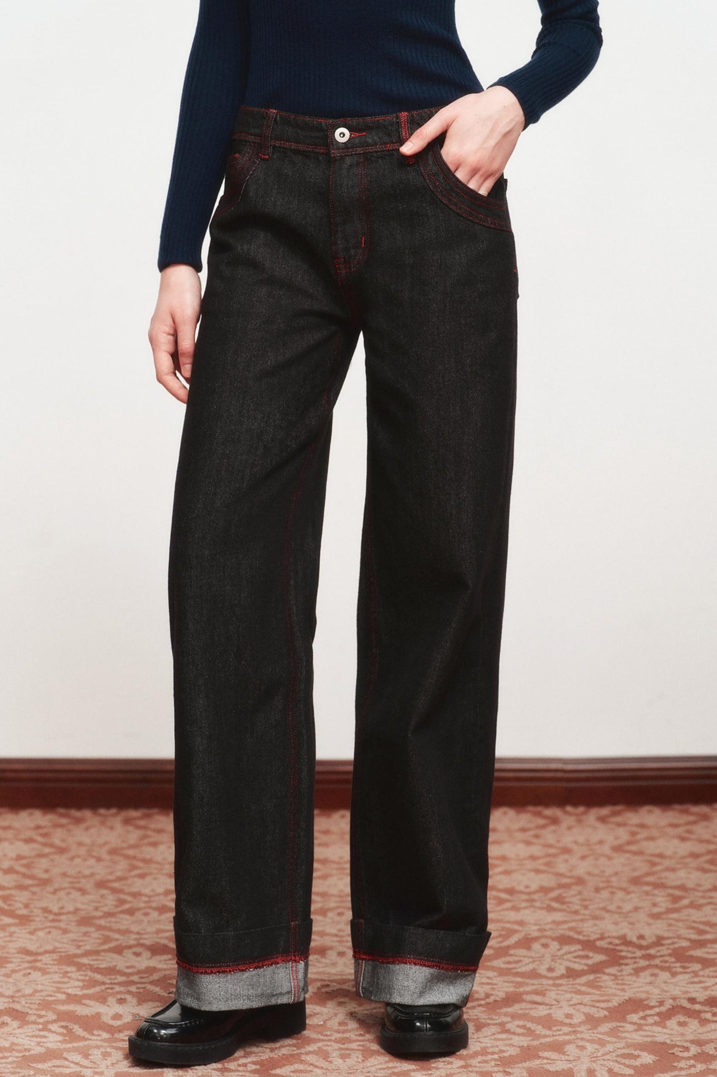 Thin High-Waisted Straight-Leg Pants