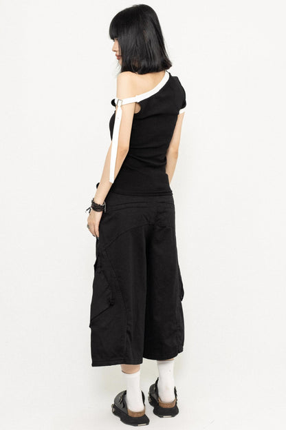 Shoulder Luxe Black Tee