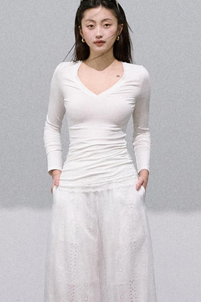 Lace V-Neck Slim Knit Top