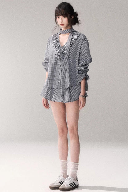 Ensemble chemise à carreaux bleus et dentelle