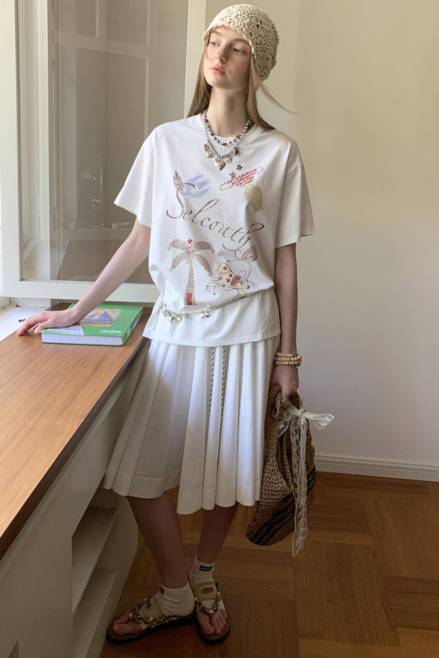 Lazy Wave Playful Print Short Sleeve T-shirt