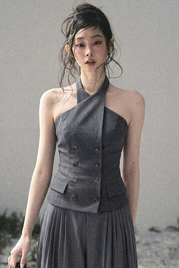 Unsinged Letter Halter Top