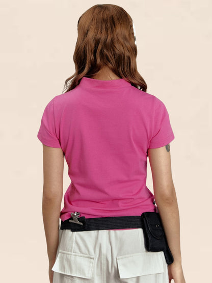 Unifarbenes rosa T-Shirt mit kurzen Ärmeln