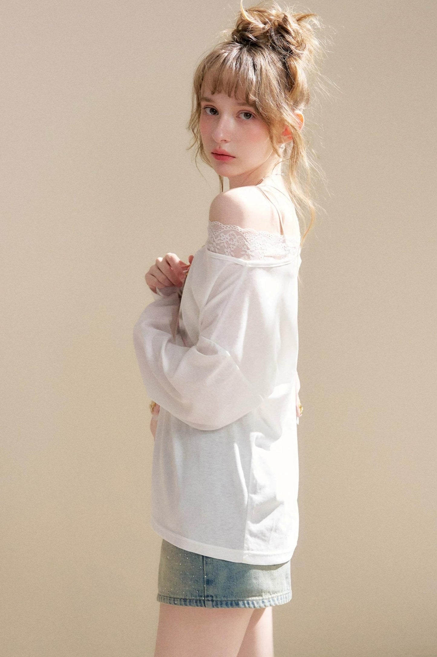 Blusa in Lyocell con Spalle Scoperte e Rose