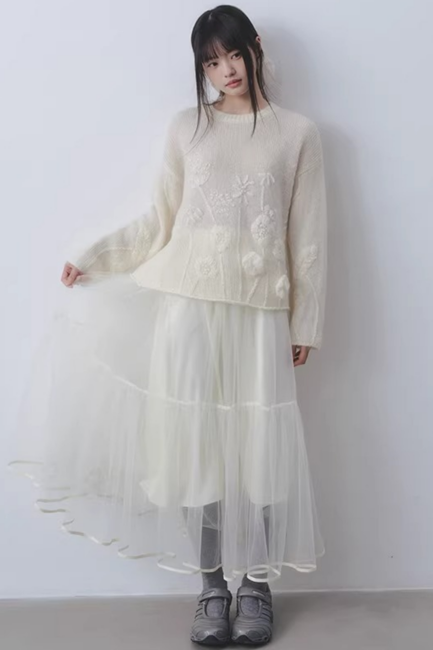 Snow Velvet Creamy Skirt