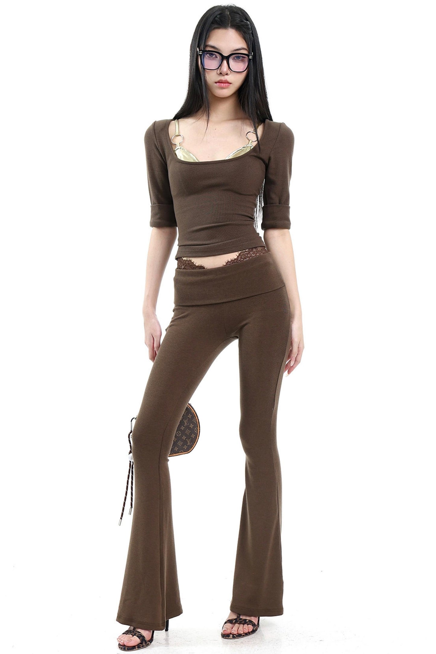 Figurbetontes Oberteil mit Spitzensaum