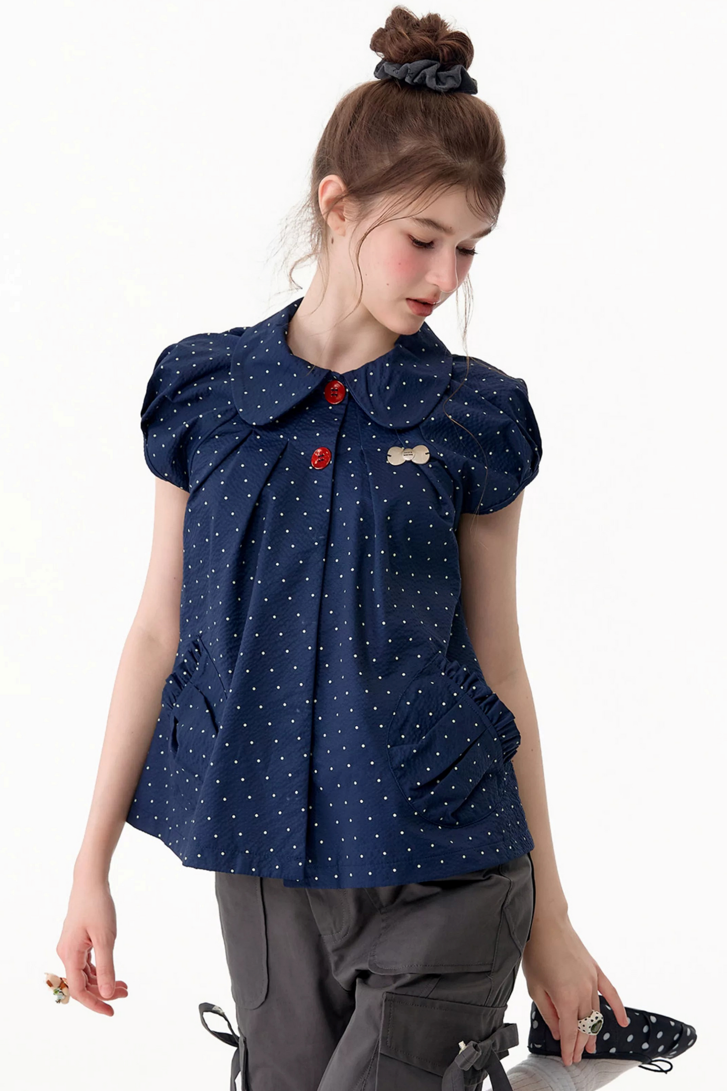 Maglia aderente retrò con colletto Peter Pan a pois