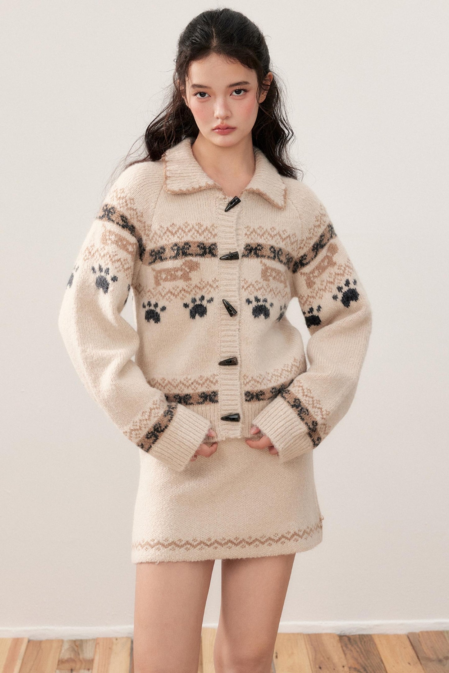 Fair Island Horn Button Knit Cardigan Set-Up