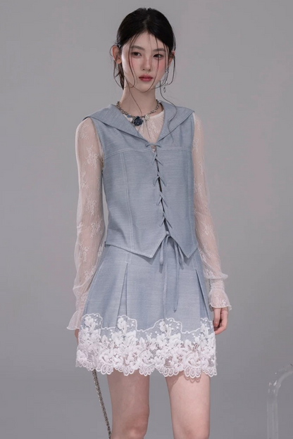 Set con gilet in pizzo color block
