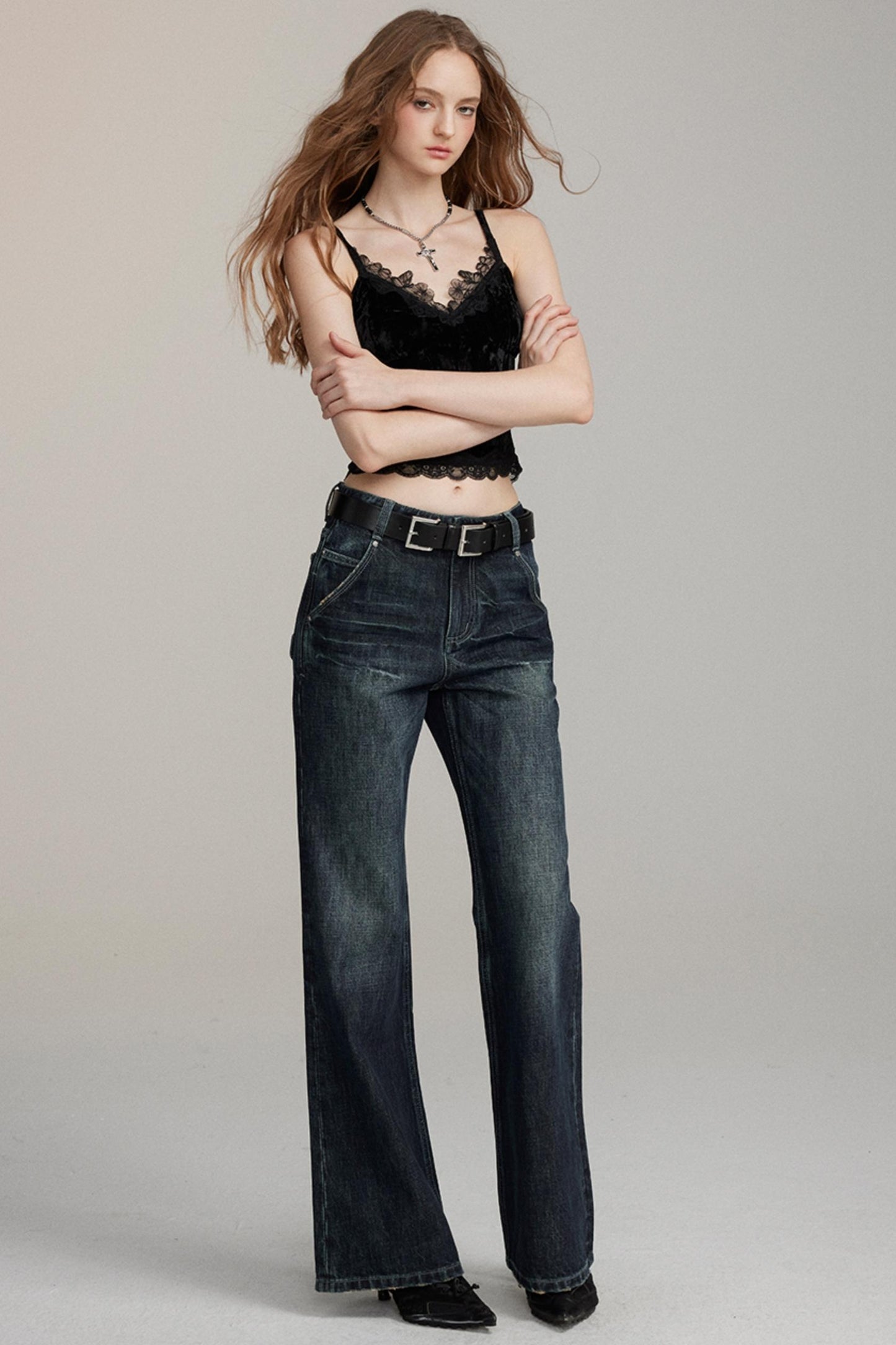 Cropped Lace Velvet Strap Top