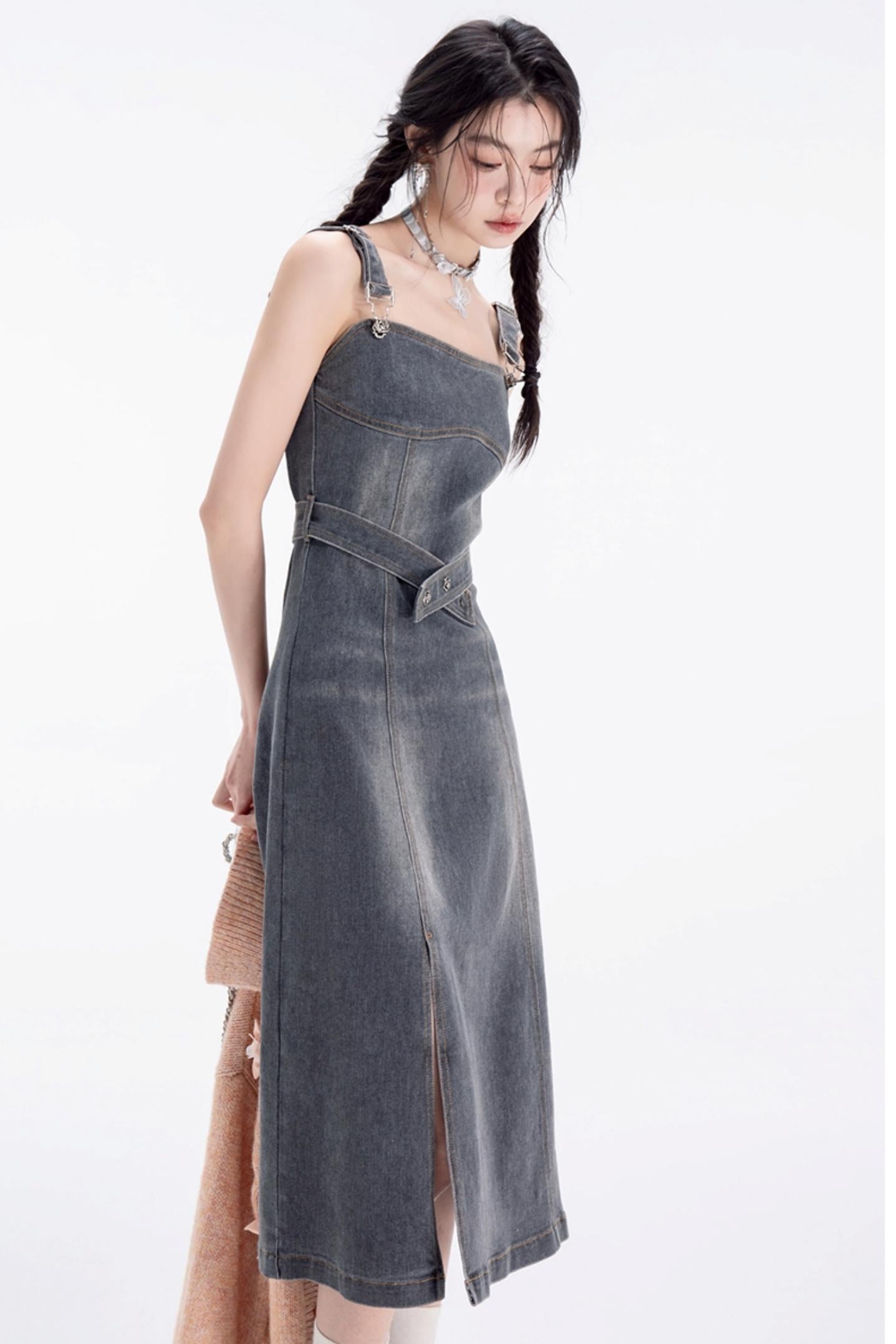 Robe à bretelles en denim lavé déchiré 