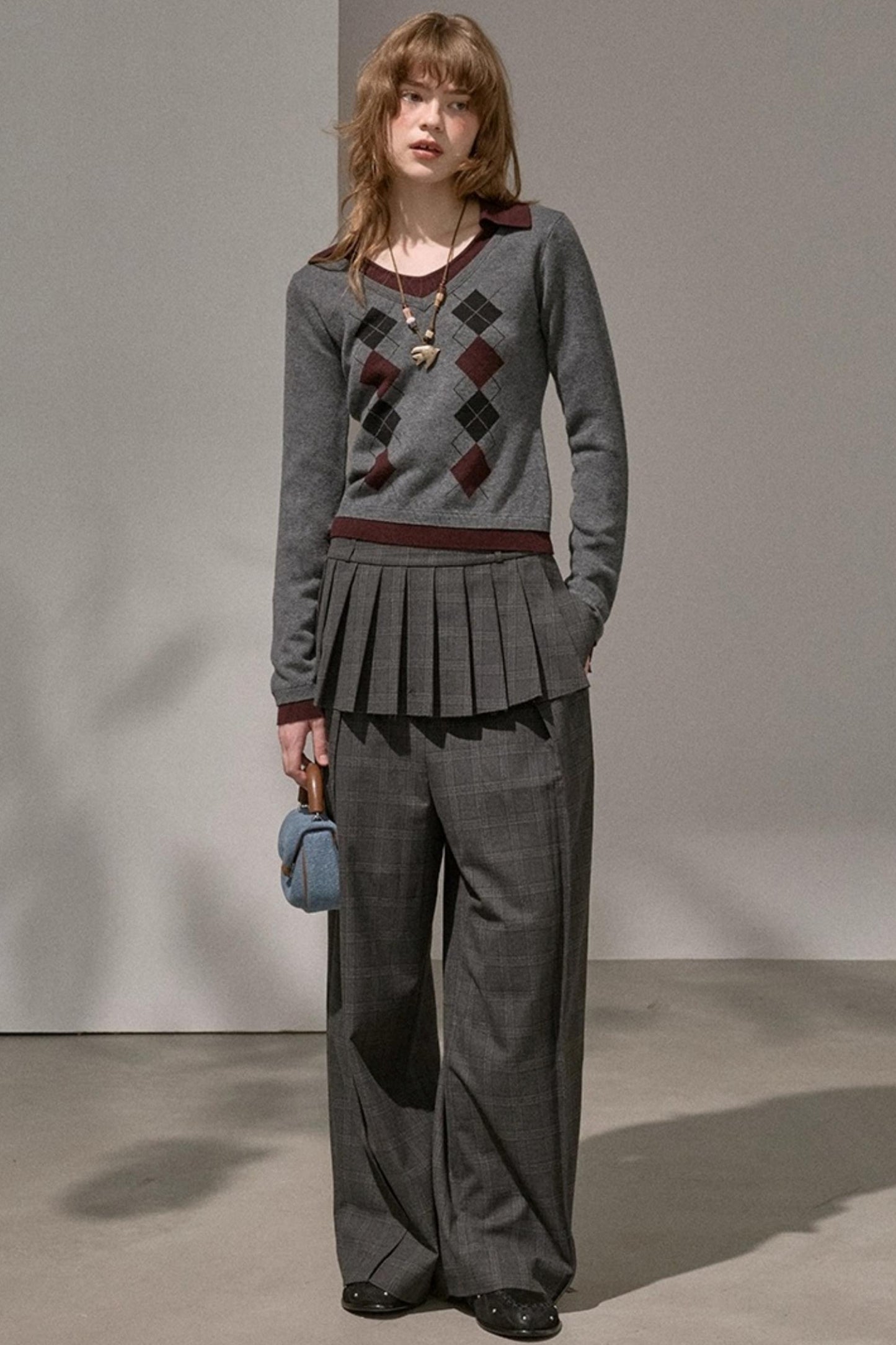 Contrast V-Neck Pullover