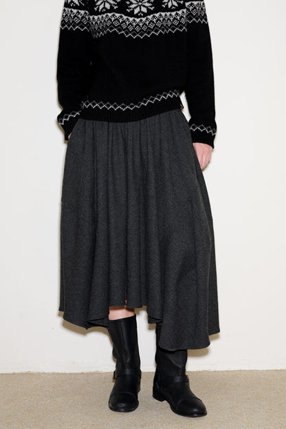 Volume Cut Elastic Waist Skirt