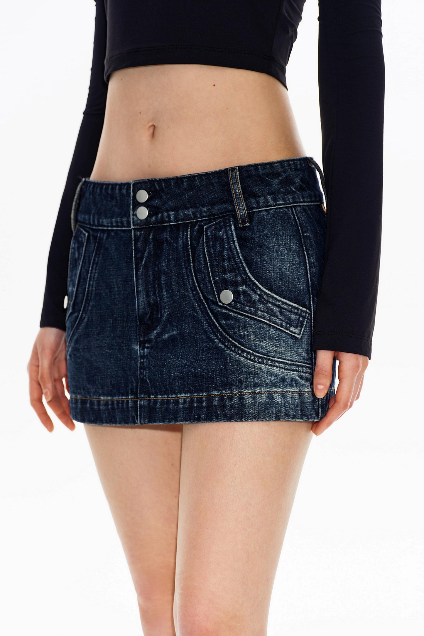 Retro-Workwear-Rock aus gewaschenem Denim