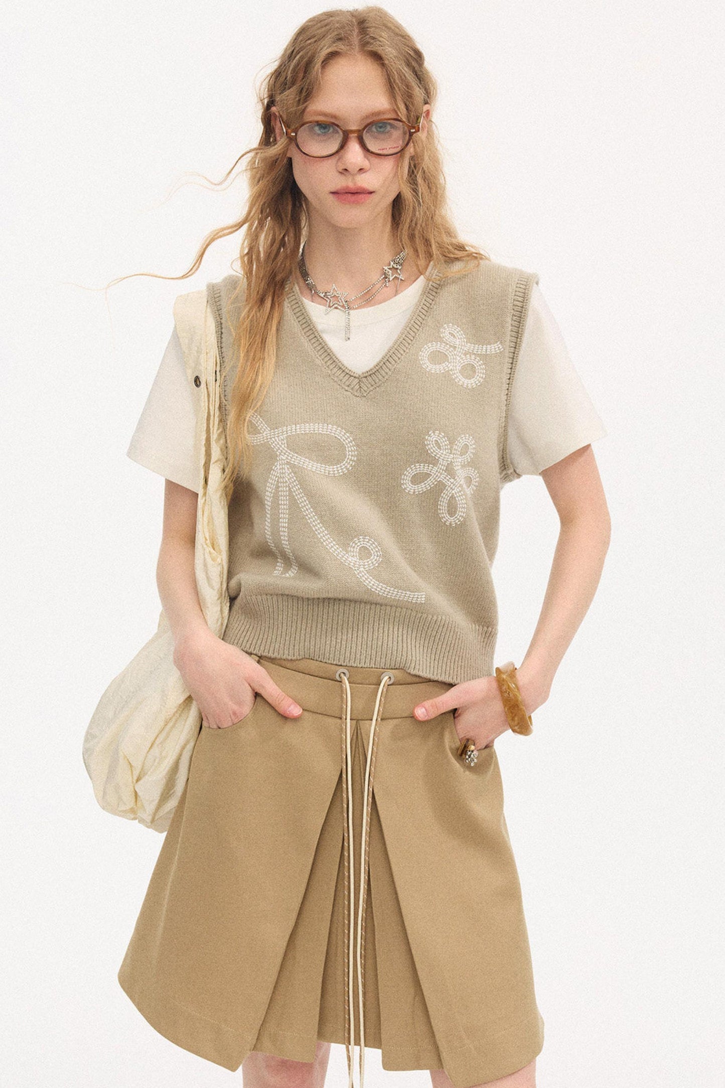 Dot Embroidery Knitted Vest