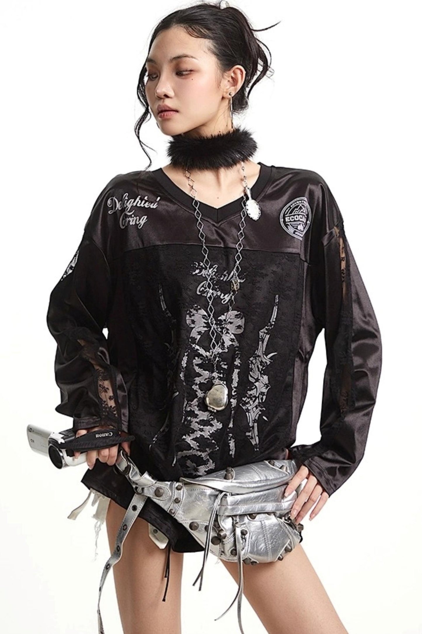 T-shirt noir en dentelle