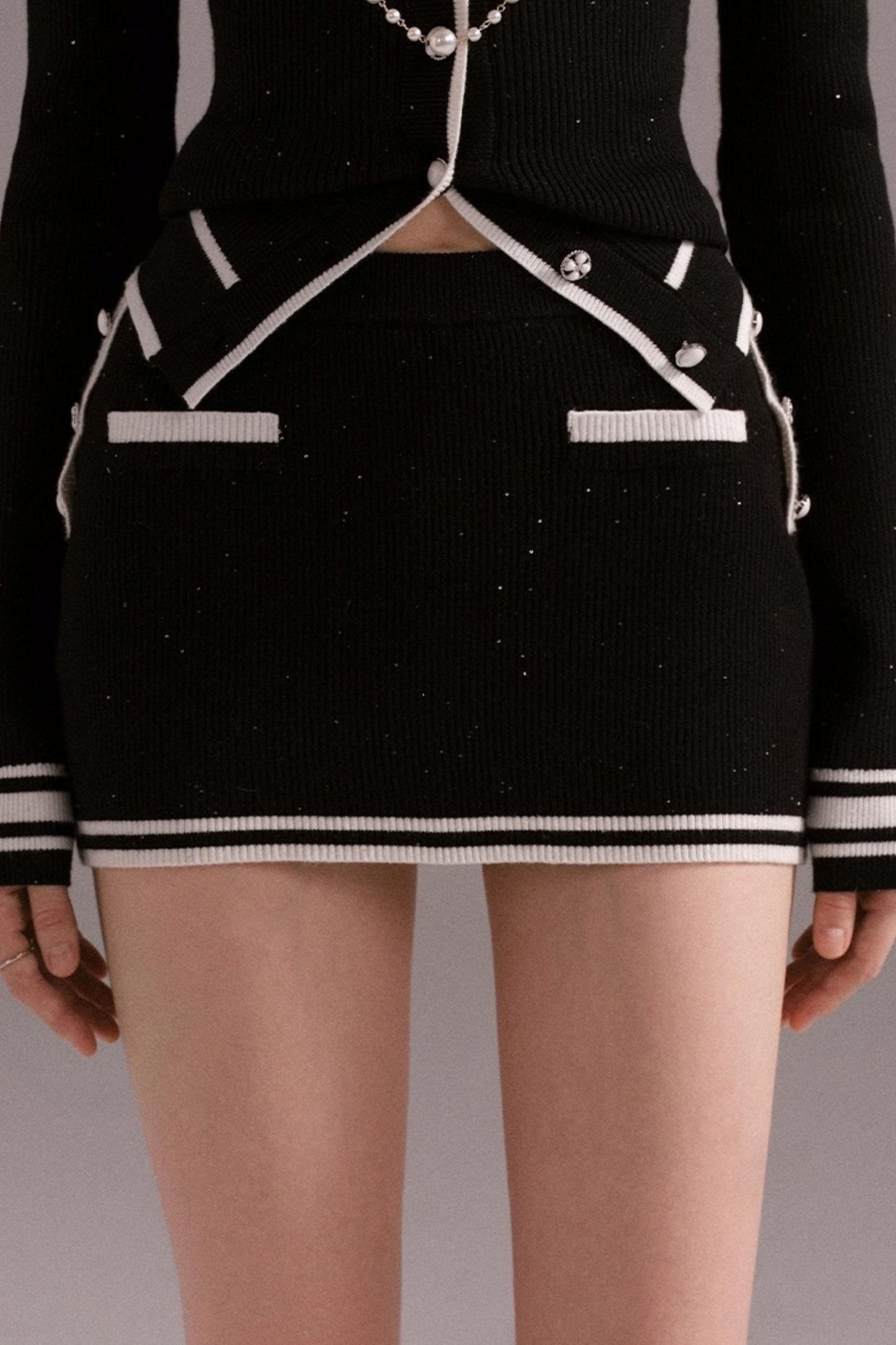 Hot Girl Contrast Knit Cardigan Suit Set-Up