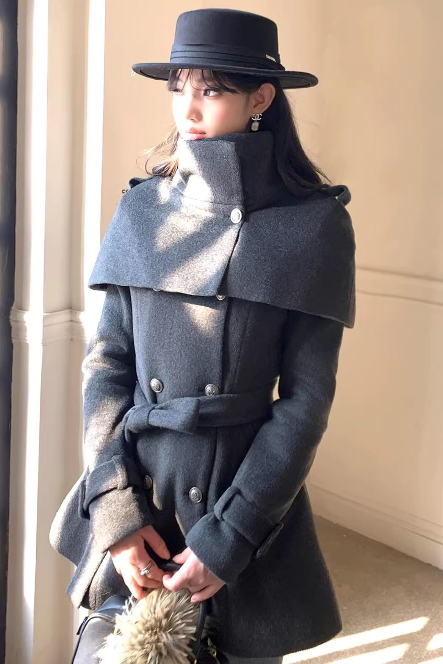 Double-Breasted Woolen Coat Set-Up