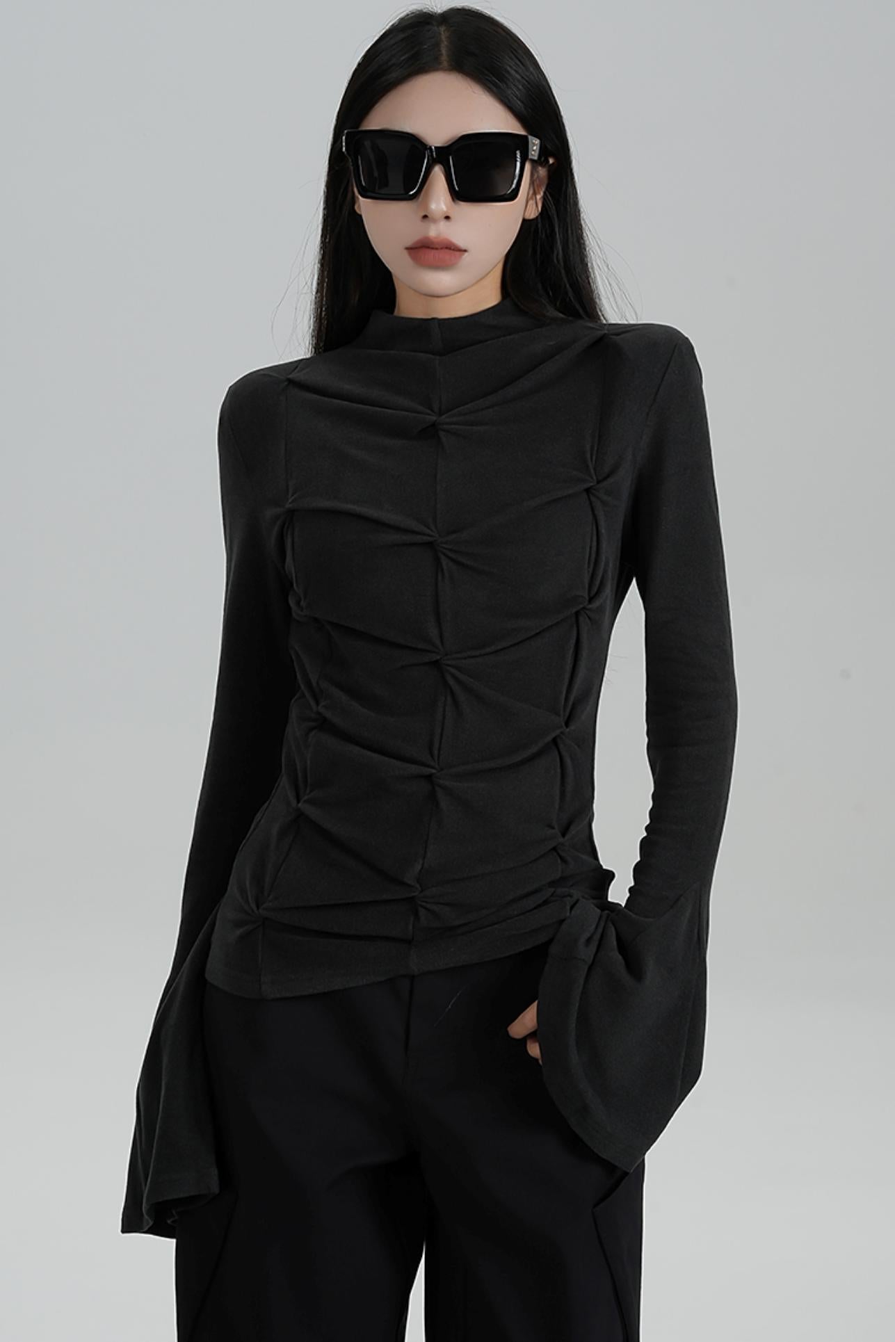 SRYSAME's design is slim, pleated, flared, long-sleeved, T-shirt, underneath, and top, a new autumn women's wear