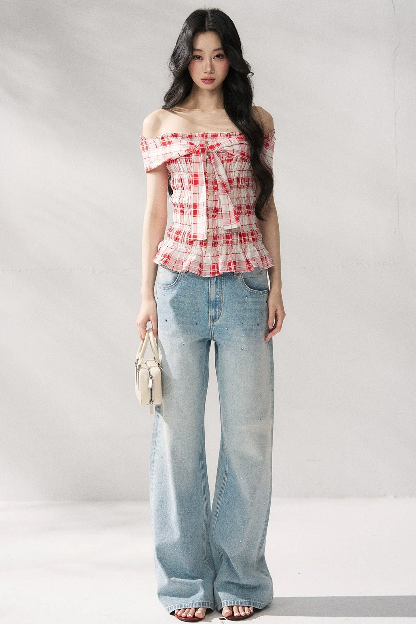 Pantaloni in denim blu a gamba dritta