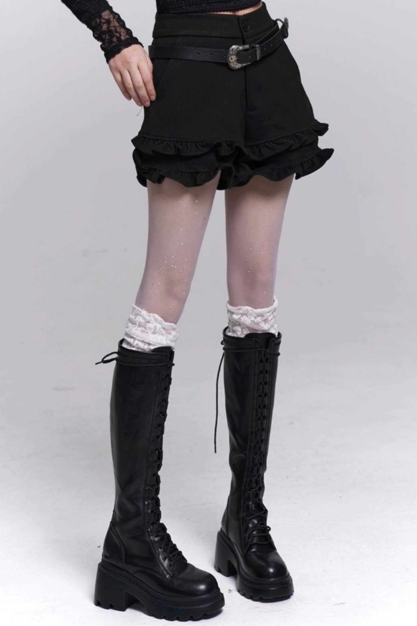 Ruffled Woolen Boot Shorts