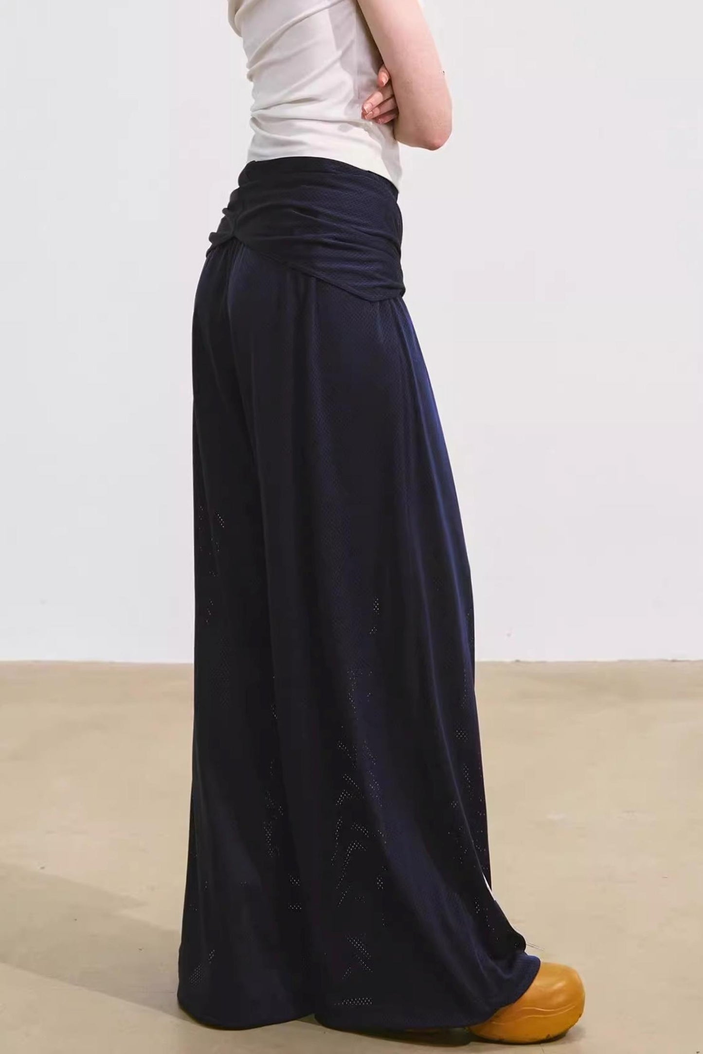 Airy Linen Wide-Leg Pants