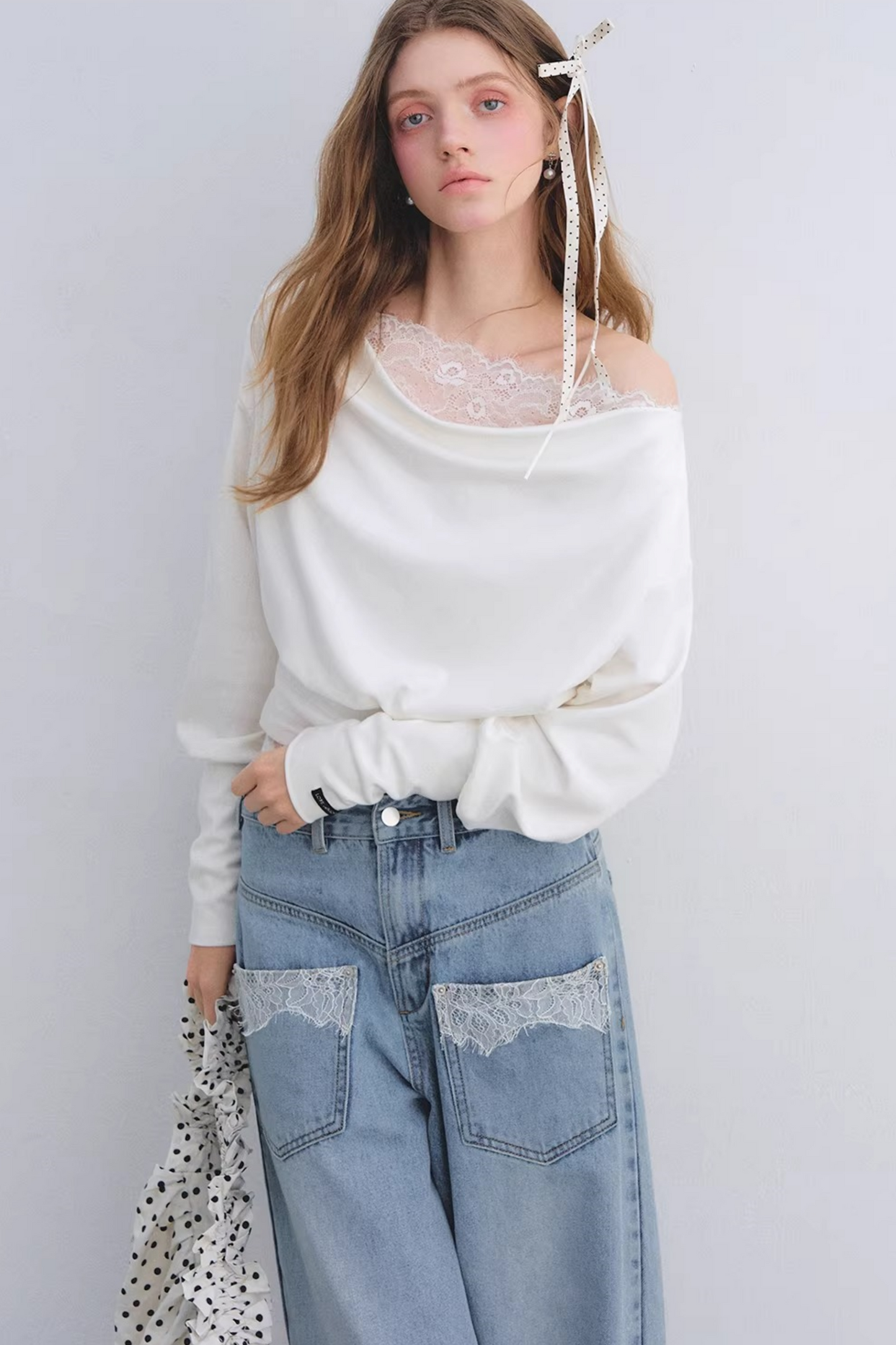 Off-Shoulder-Top mit Spitzeneinsatz