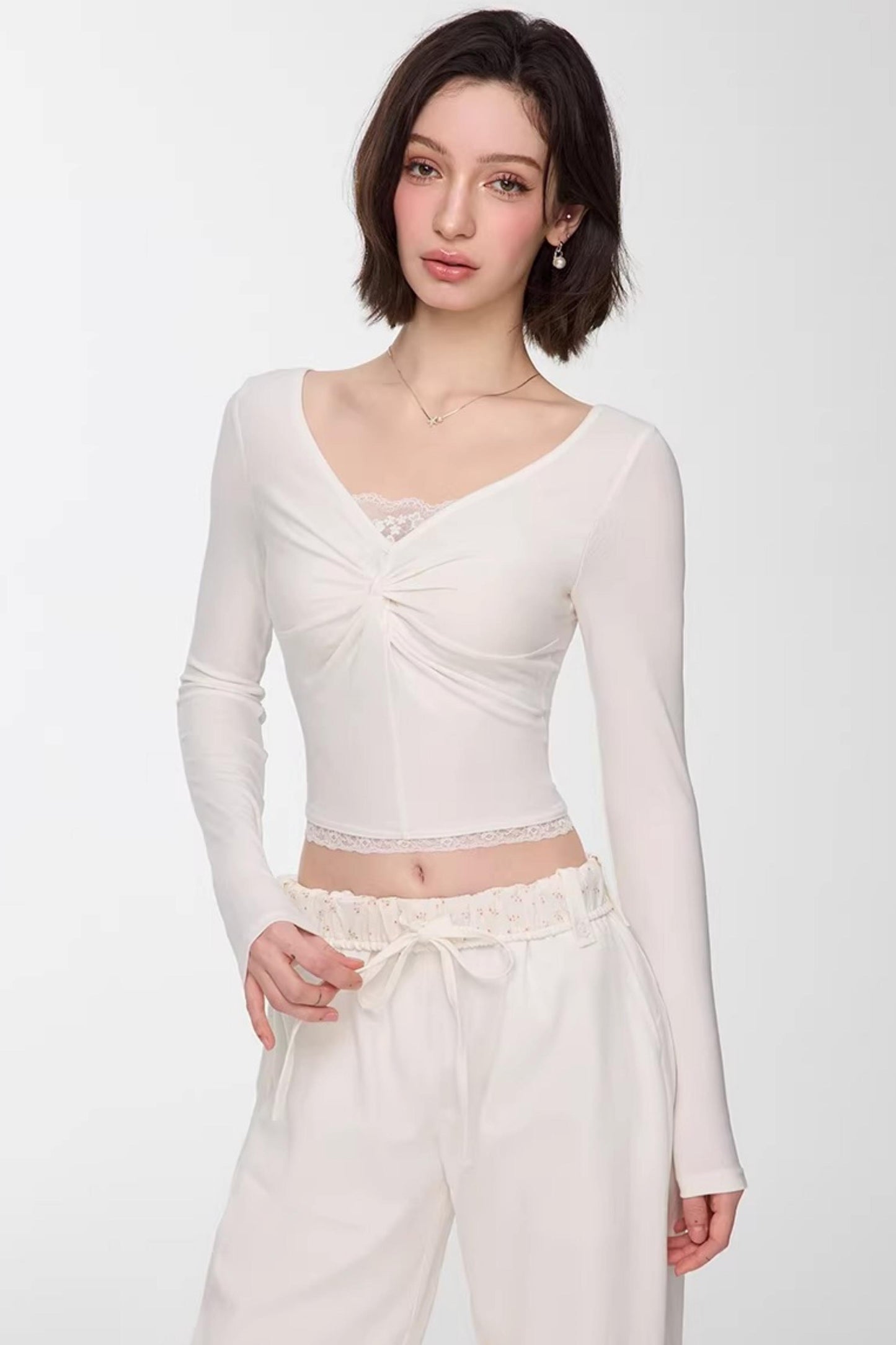 꼬임 레이스 V넥 탑
