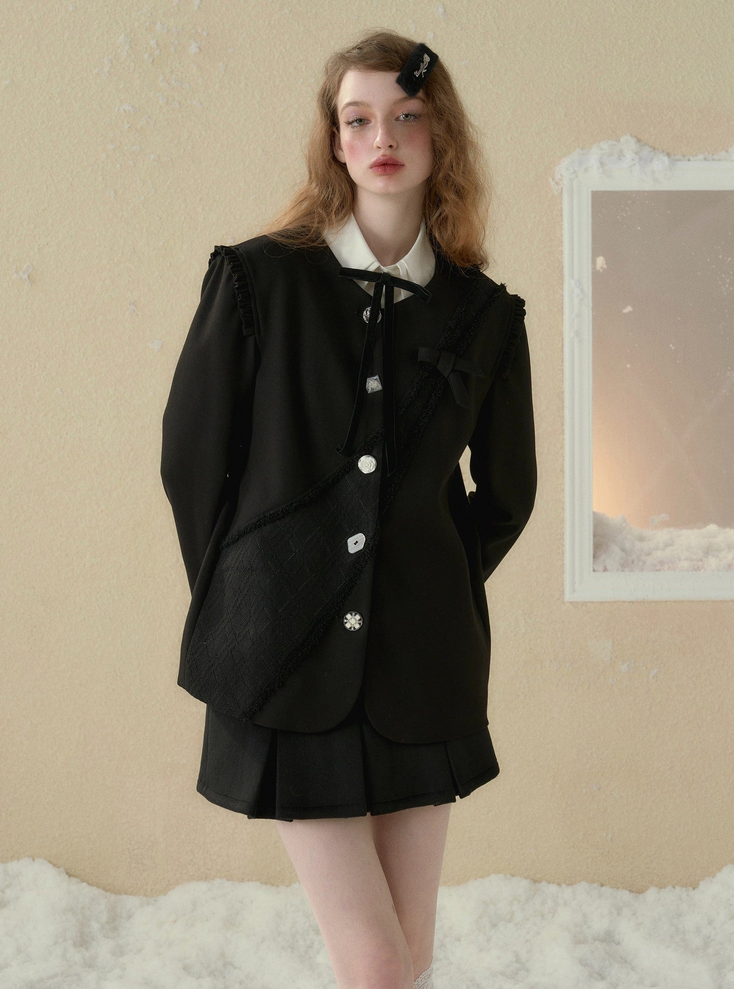 Black V-neck design rose Suit Coat