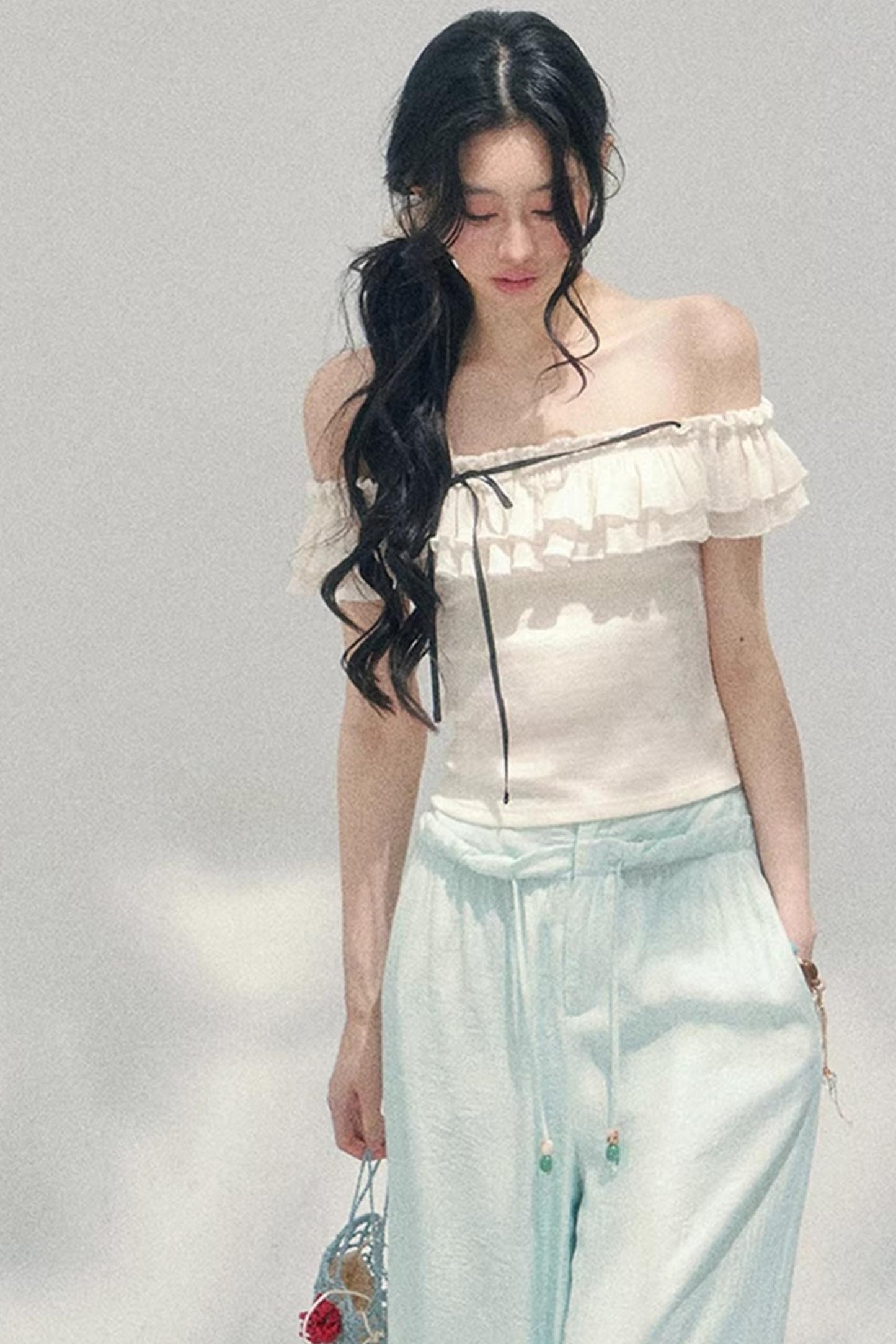 Schulterfreie Rüschenbluse