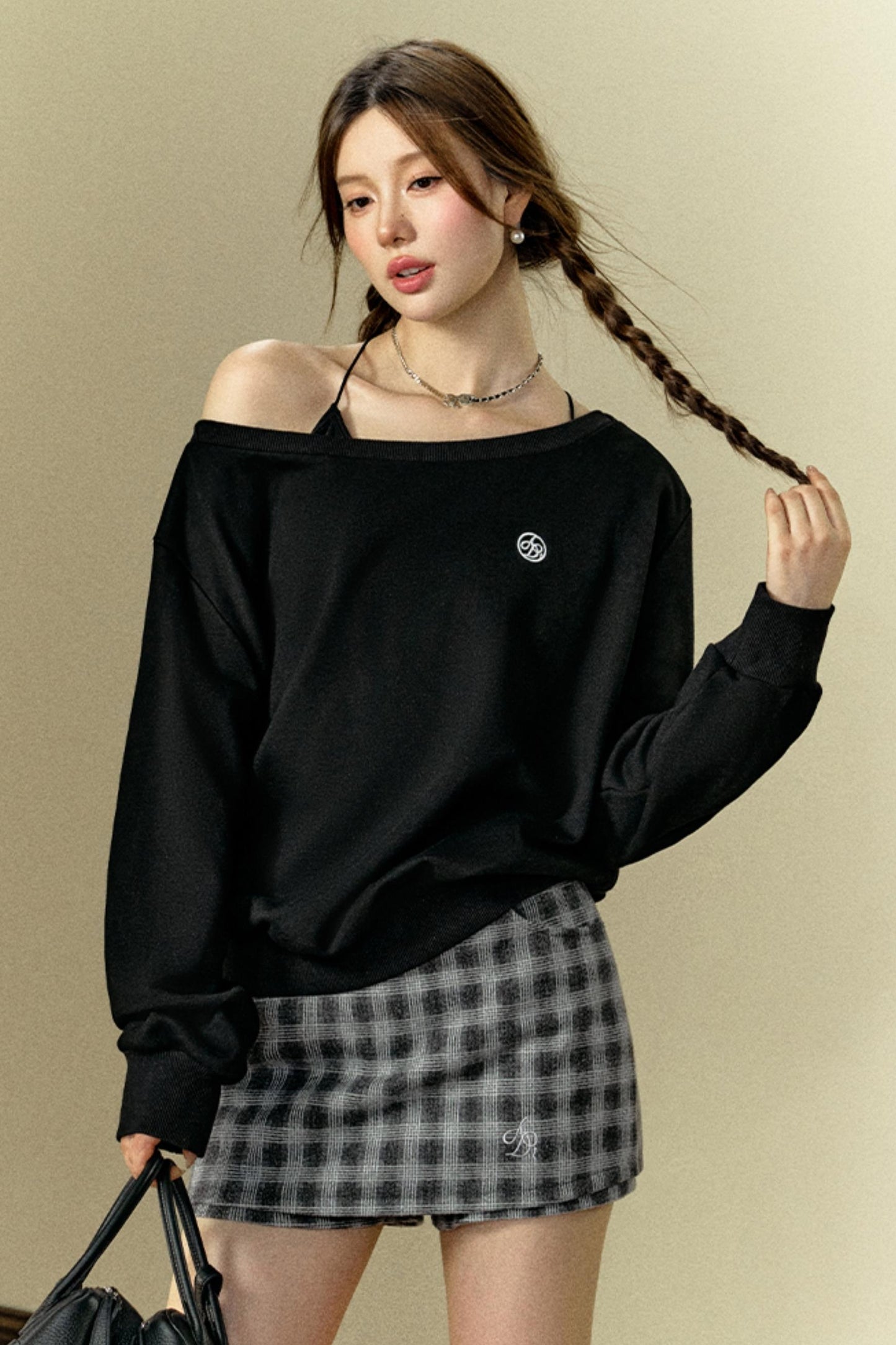 Casual Off-the-Shoulder Commuter Top