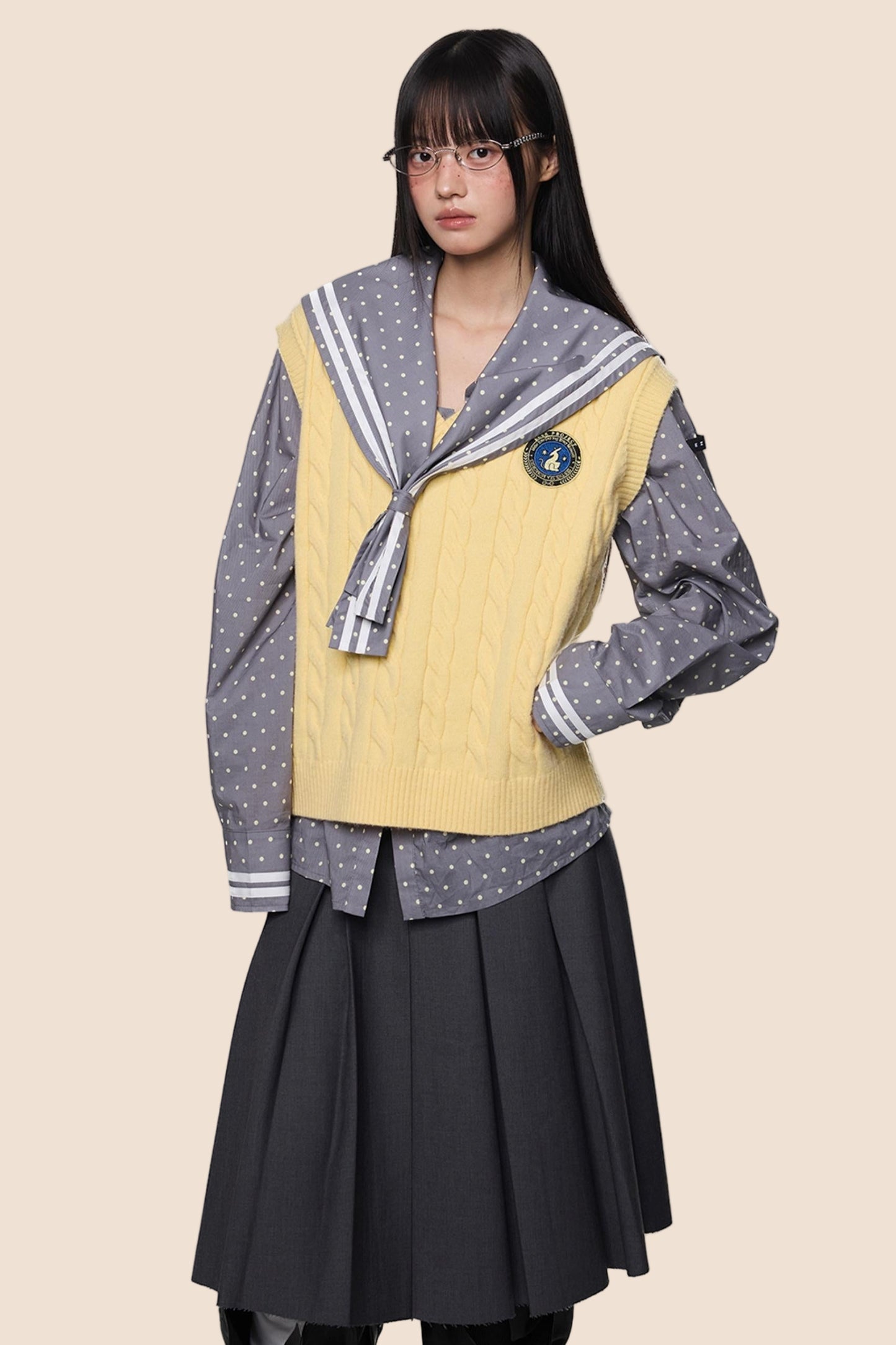 Twisted Flower V-Neck Knit Vest