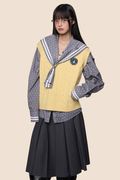 Twisted Flower V-Neck Knit Vest