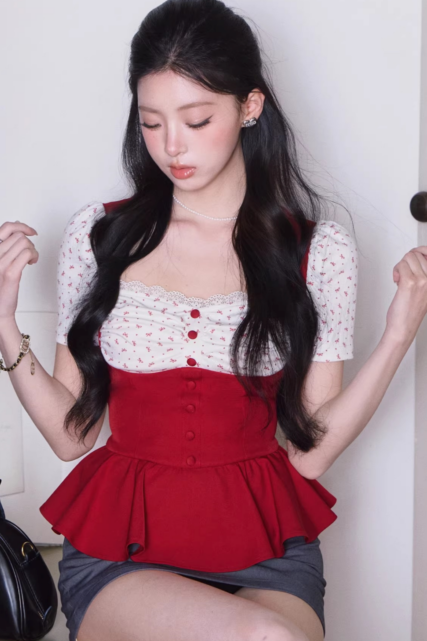 Sweet Style Waist-Cinching Floral Blouse
