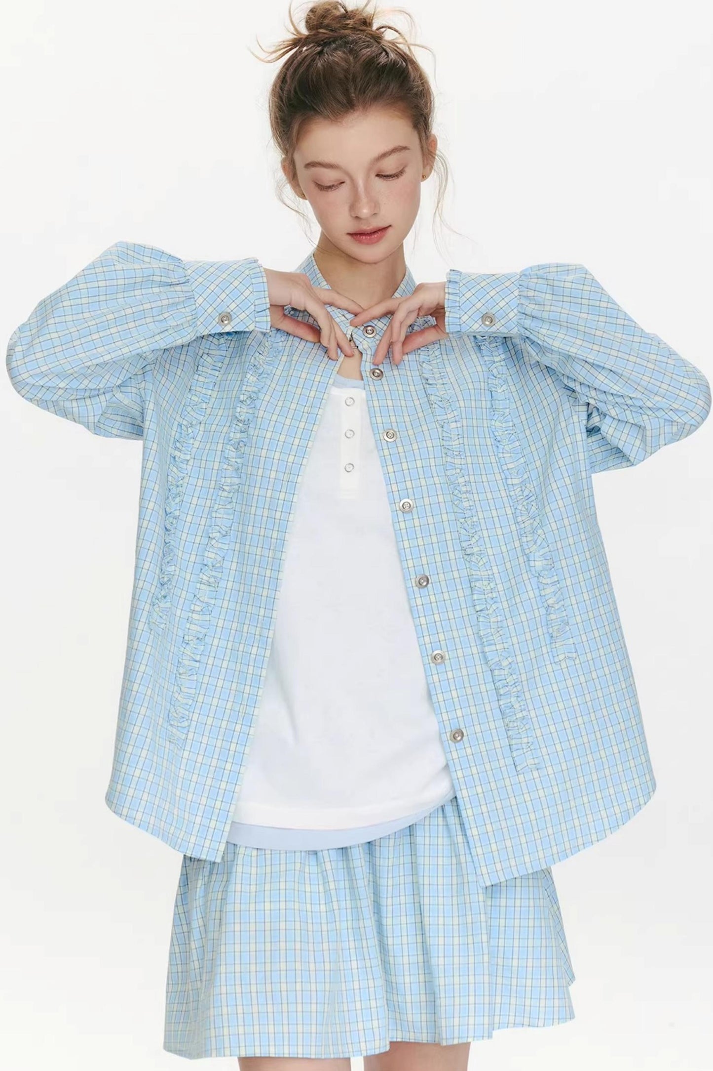 Gewebtes, geschwungenes Rüschenhemd