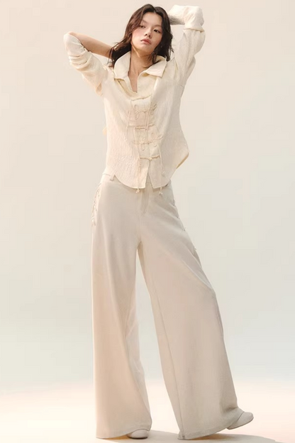 Pantalon large drapé à nouer sur le côté