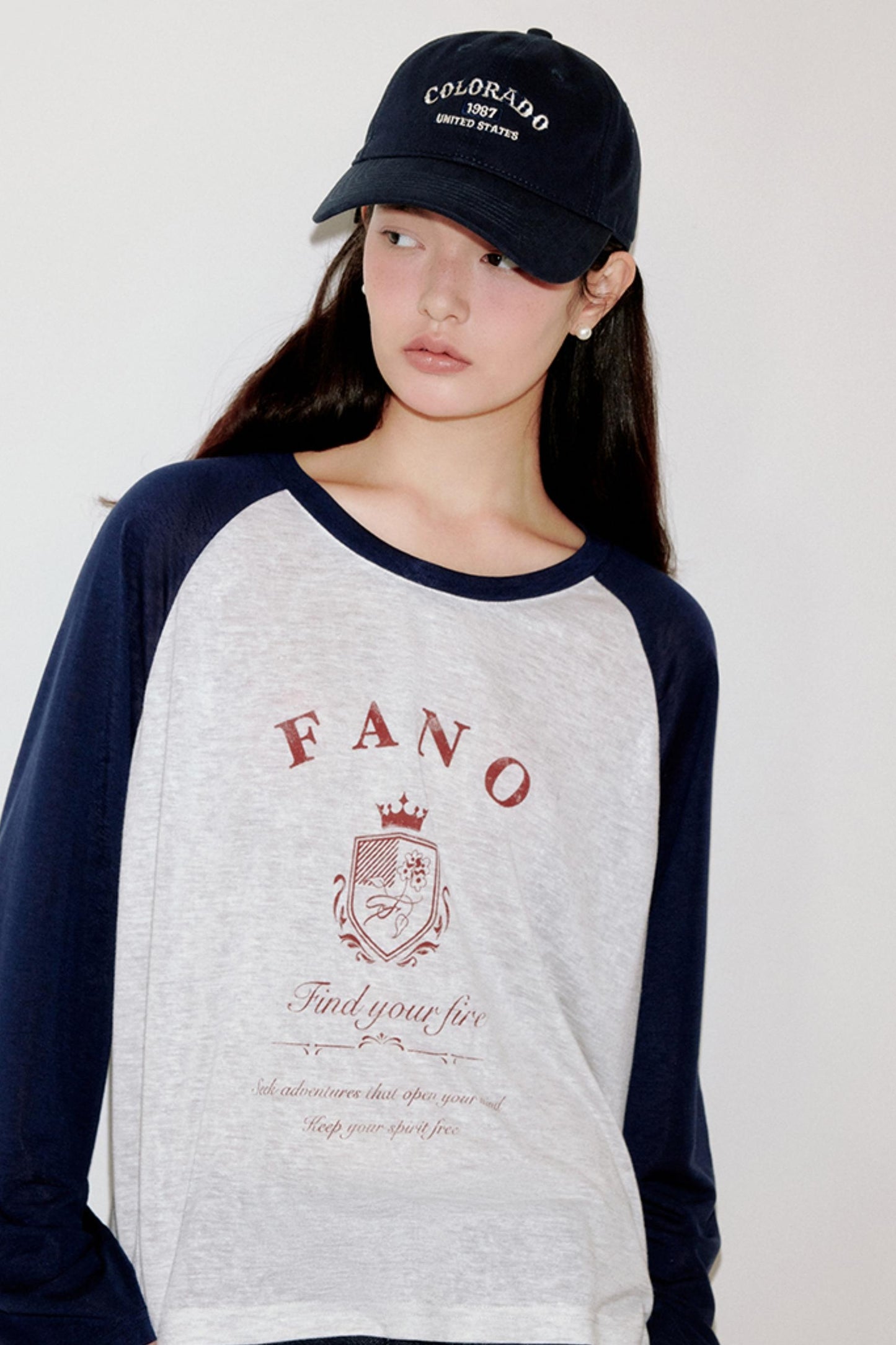 Niche Badge Raglan Sleeve Printed T-Shirt