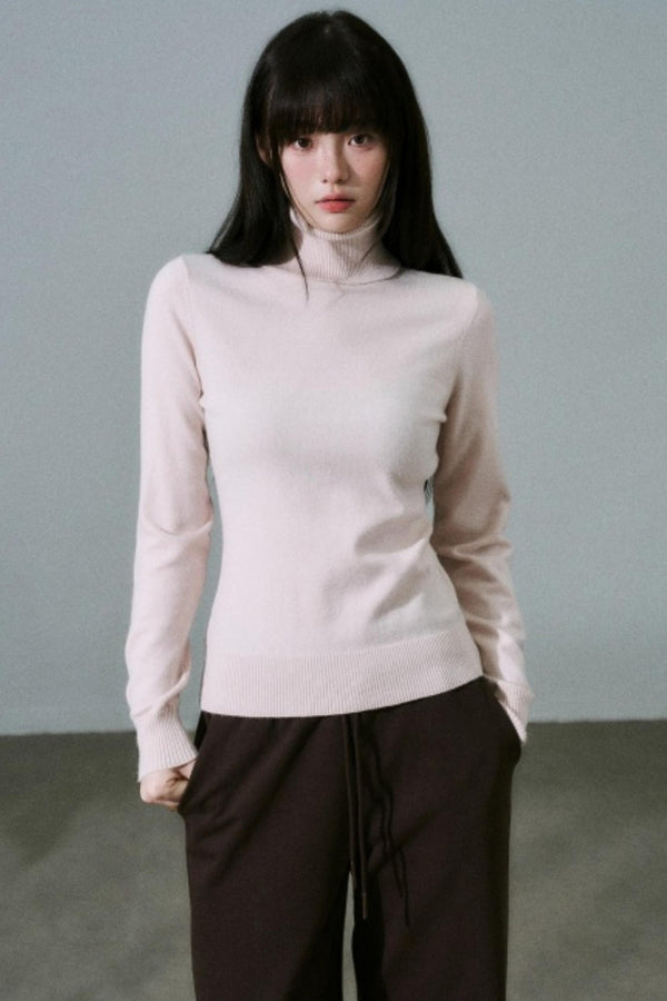 Versatile Elastic Turtleneck Sweater