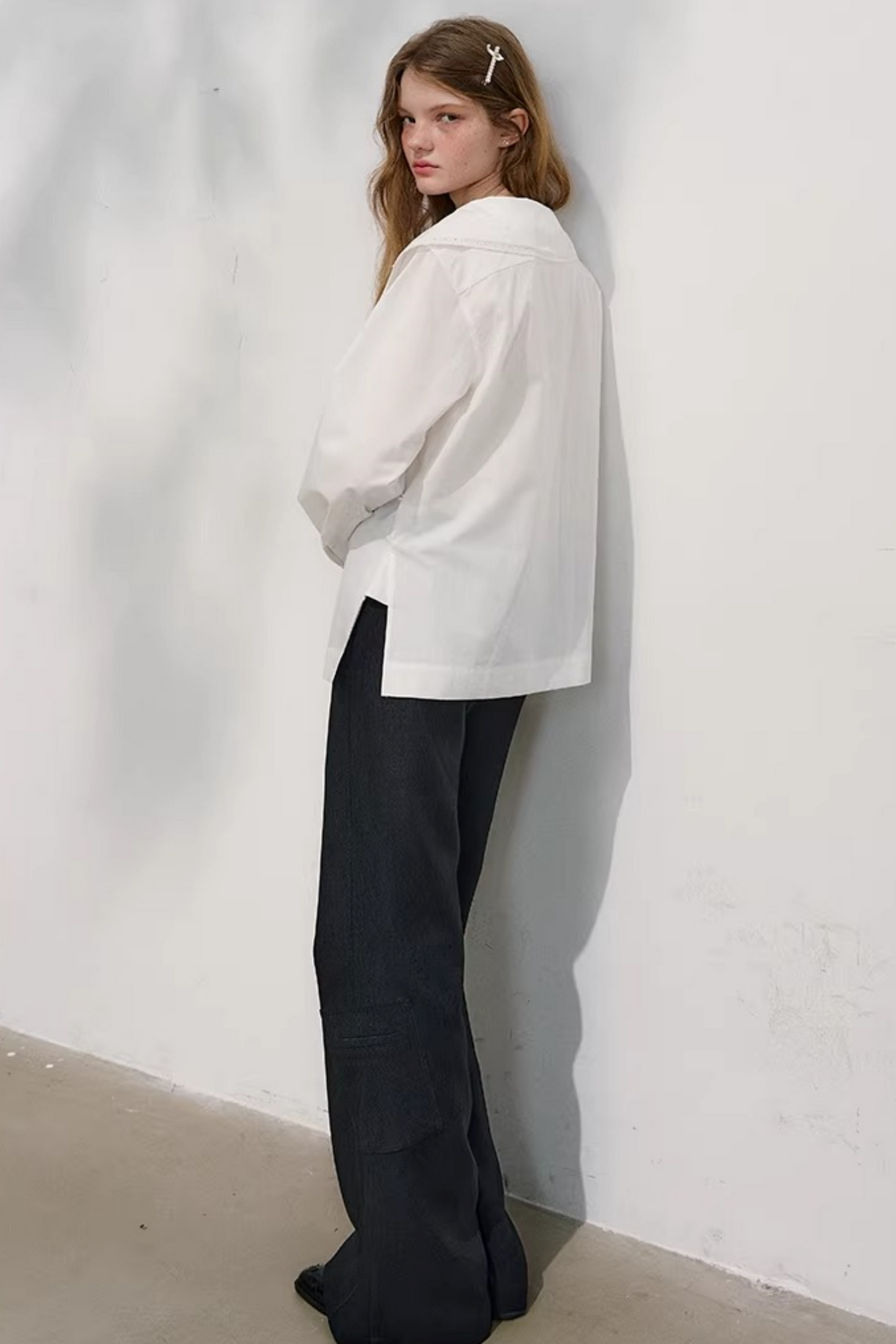 네이비 웨이브 레이스 블라우스