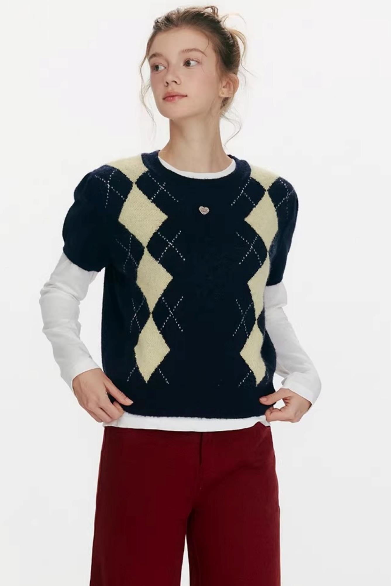 Gestepptes Strickoberteil mit Twilight-Blumenmuster