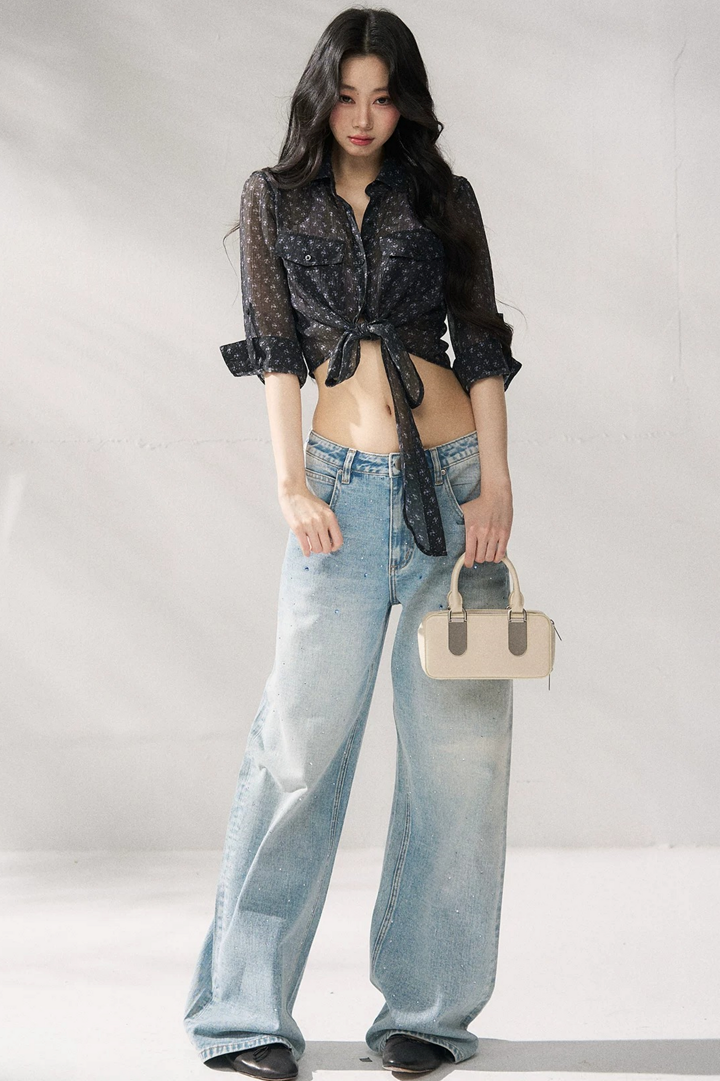 Pantaloni in denim blu a gamba dritta